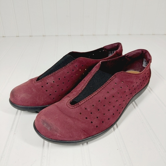 Clarks Collection Women Burgundy Suede Nubuck Slip On Suede Loafers B89 - Picture 3 of 11
